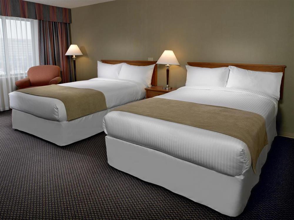 Coast Edmonton Plaza Hotel By Apa Zimmer foto