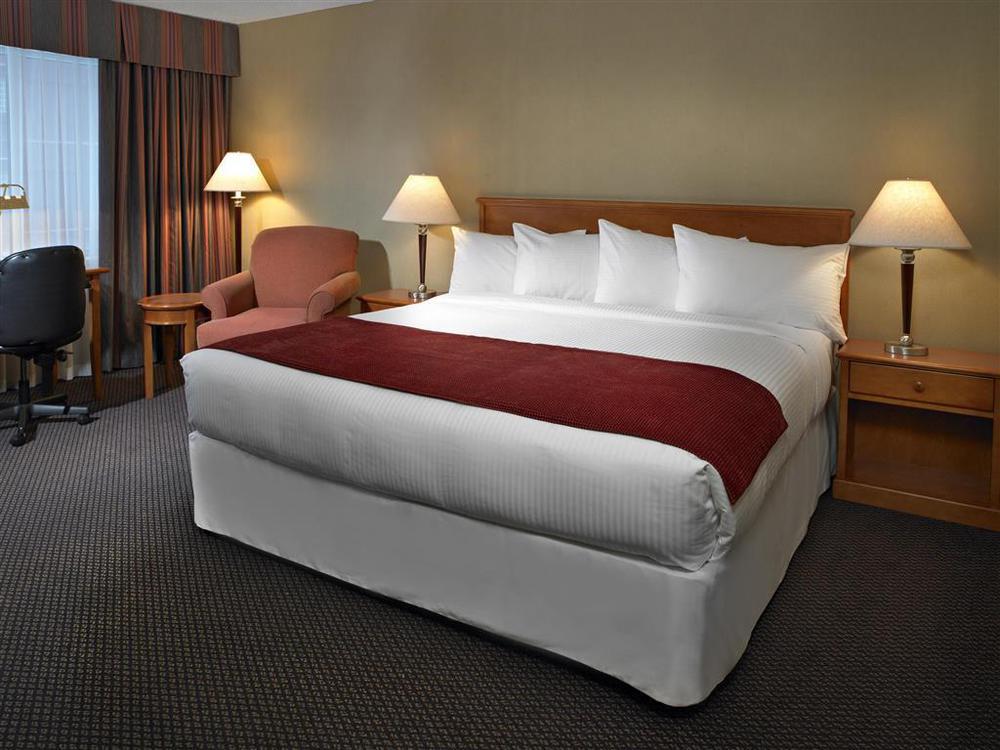 Coast Edmonton Plaza Hotel By Apa Zimmer foto